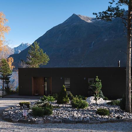 Villa Kristina / Andalsnes Torvik Εξωτερικό φωτογραφία