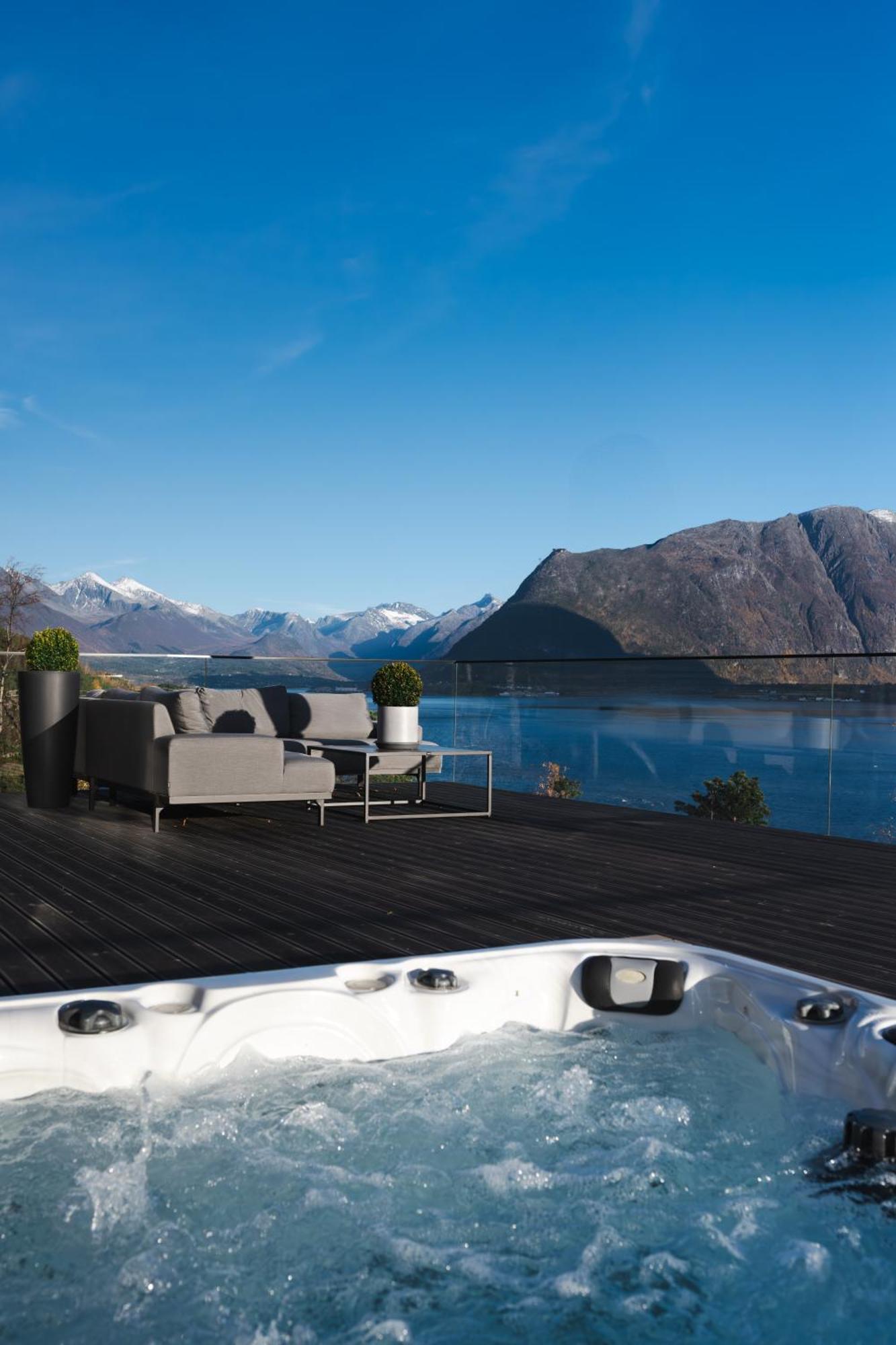 Villa Kristina / Andalsnes Torvik Εξωτερικό φωτογραφία