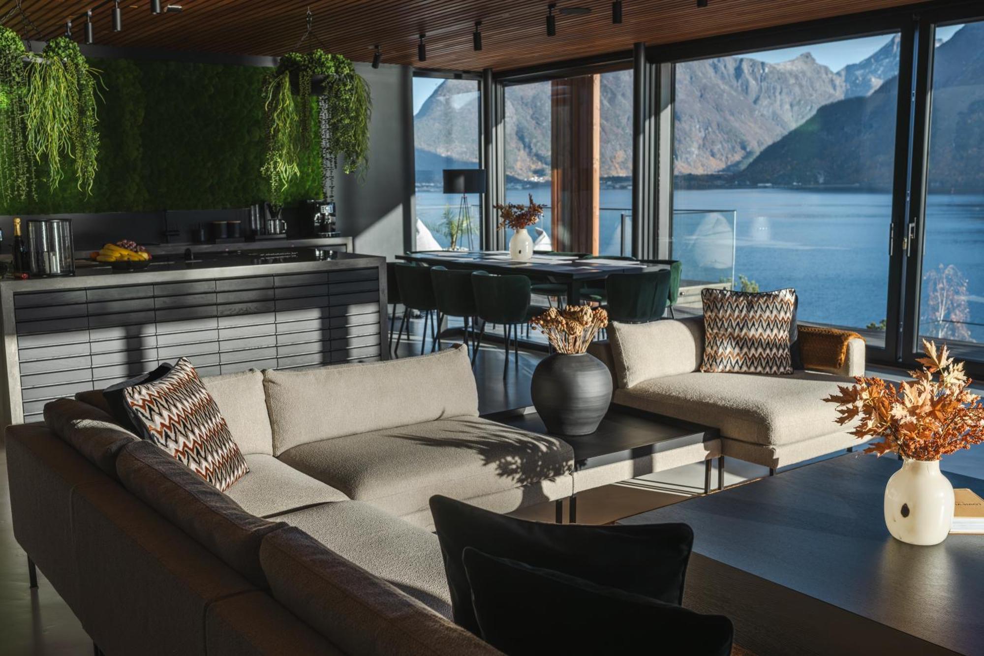 Villa Kristina / Andalsnes Torvik Εξωτερικό φωτογραφία